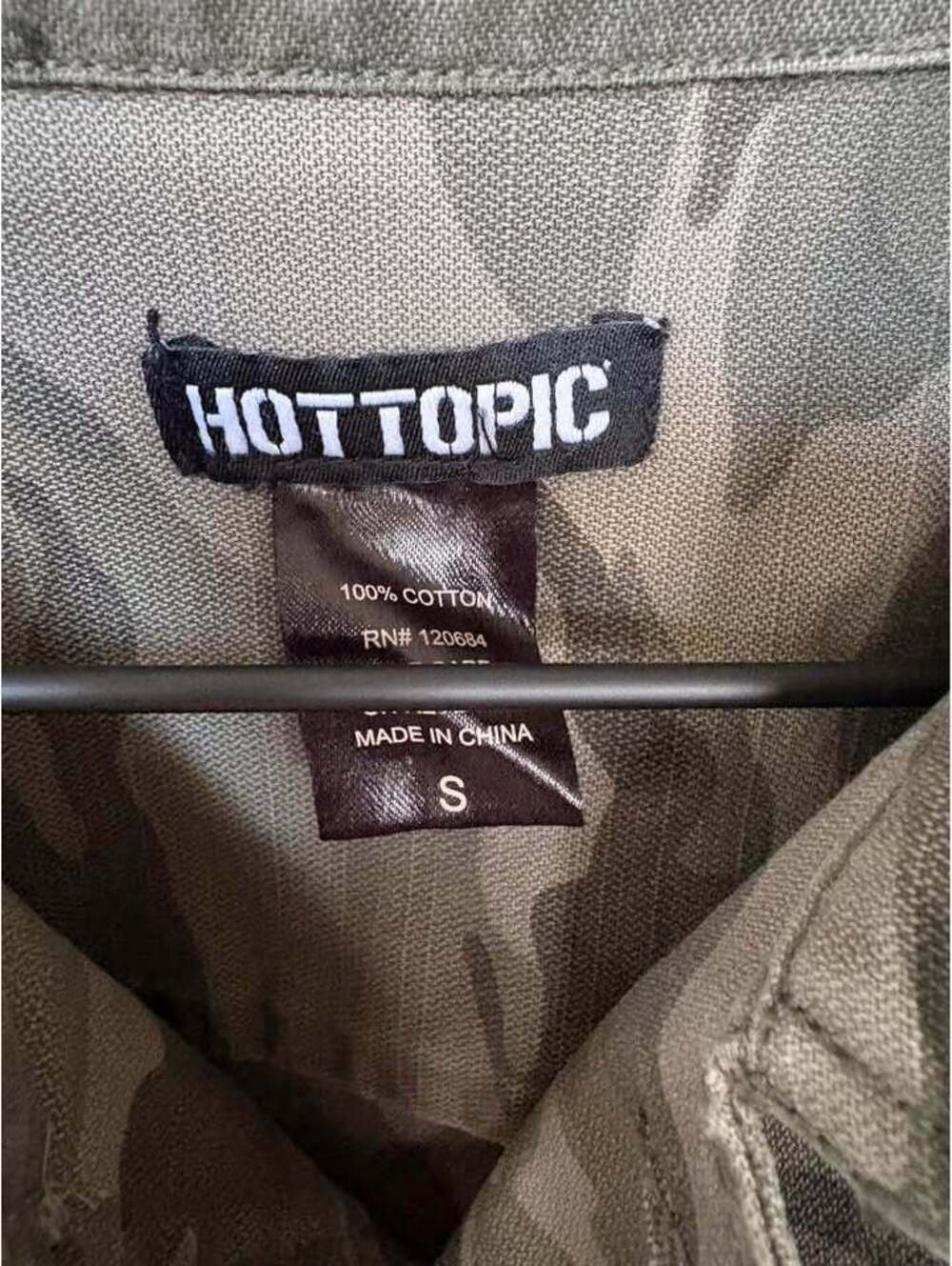 Hot Topic Camo Button-Down Jacket - Picture 2 of 5